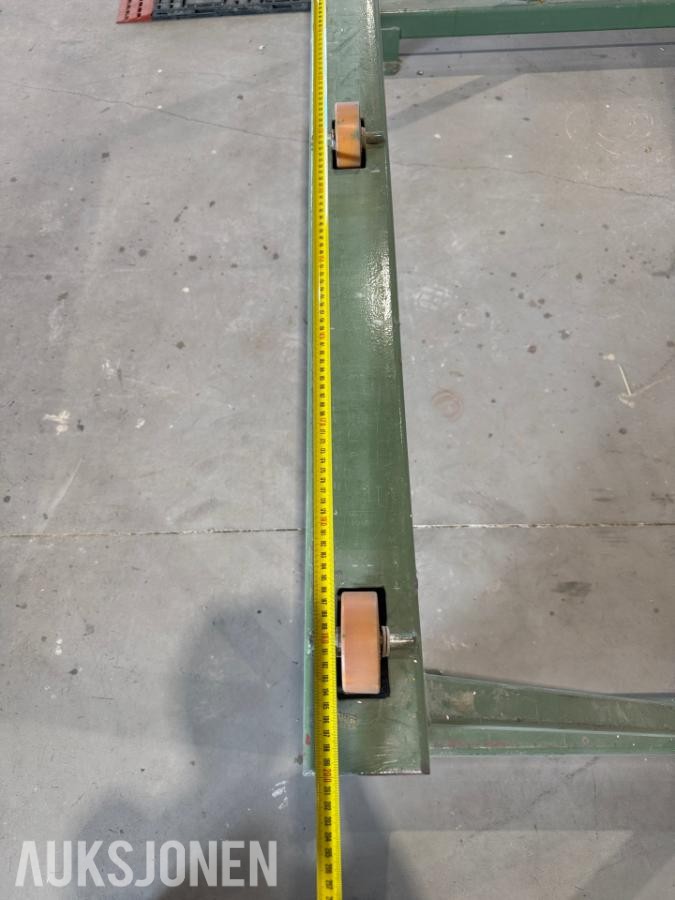 Hydraulisk butterfly-/vendeanlegg for veggelementer